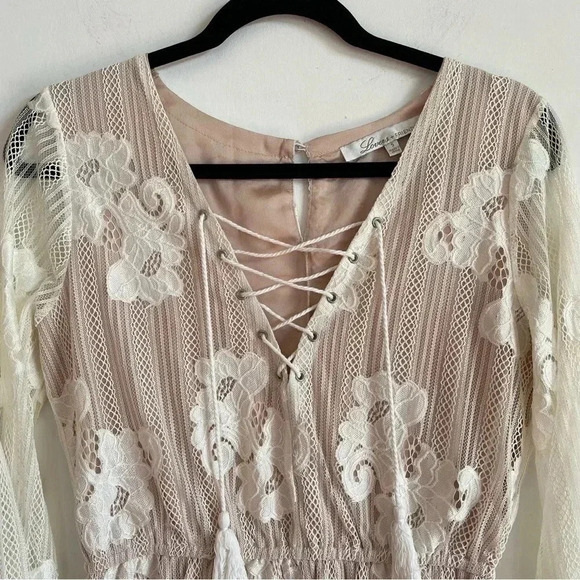 Lovers + Friends White Lace Long Sleeve Mini Dress Lace Up Key Hole Back S - Picture 6 of 14